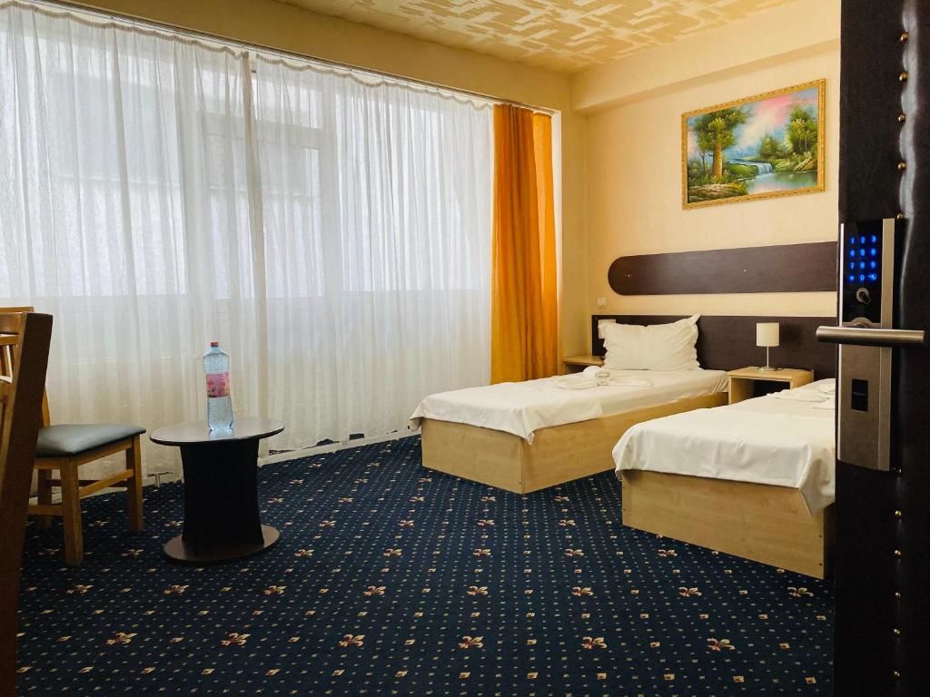 Отель Hotel Charter Otopeni Отопень-59